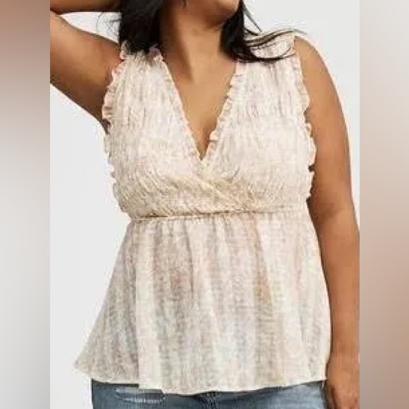 Torrid Cream Textured Blouse - Picture 1 of 6